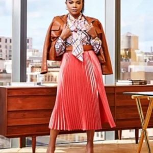 Pleated satin midi skirt 😍